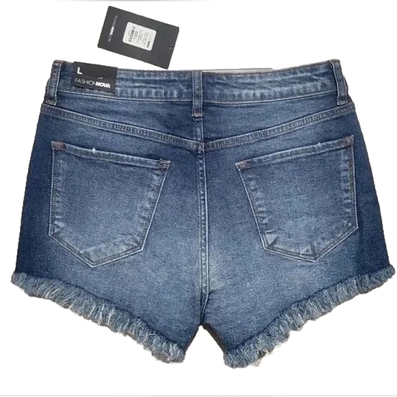 Fashion Nova High Waist Zip-Up Jean Shorts Size Large - Picture 2 of 5